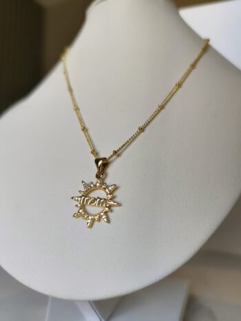 Collar modelo Mom con cadena Eva.
